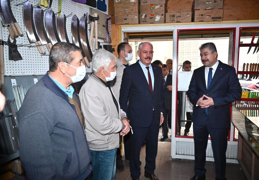 VALİ YILMAZ, ESNAF VE VATANDAŞLARI ZİYARET ETTİ