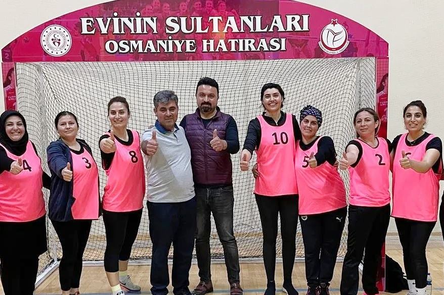 KALENİN SULTANLARI YENİLMEZLERİ YENDİLER 