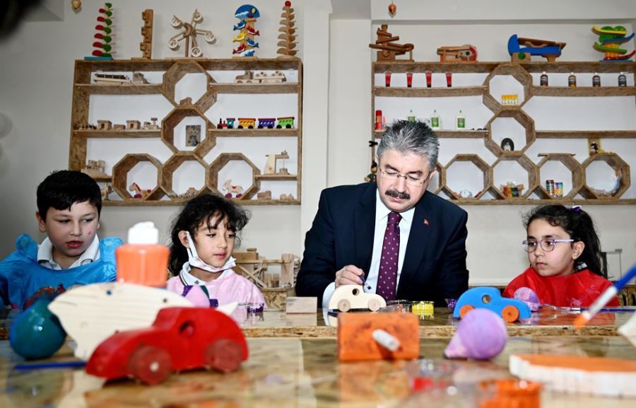 TÜRKİYE’NİN İLK EKOLOJİK OYUNCAK KÜTÜPHANESİ OSMANİYE’DE AÇILDI