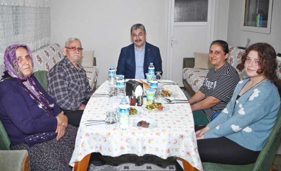 VALİ YILMAZ, ŞEHİT AİLESİ İLE İFTAR YEMEĞİNDE BİR ARAYA GELDİ