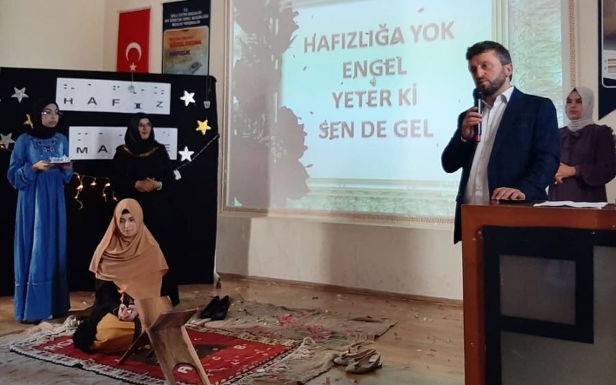 GÖRME ENGELLİ ÖĞRENCİNİN HAFIZLIK HEYECANI