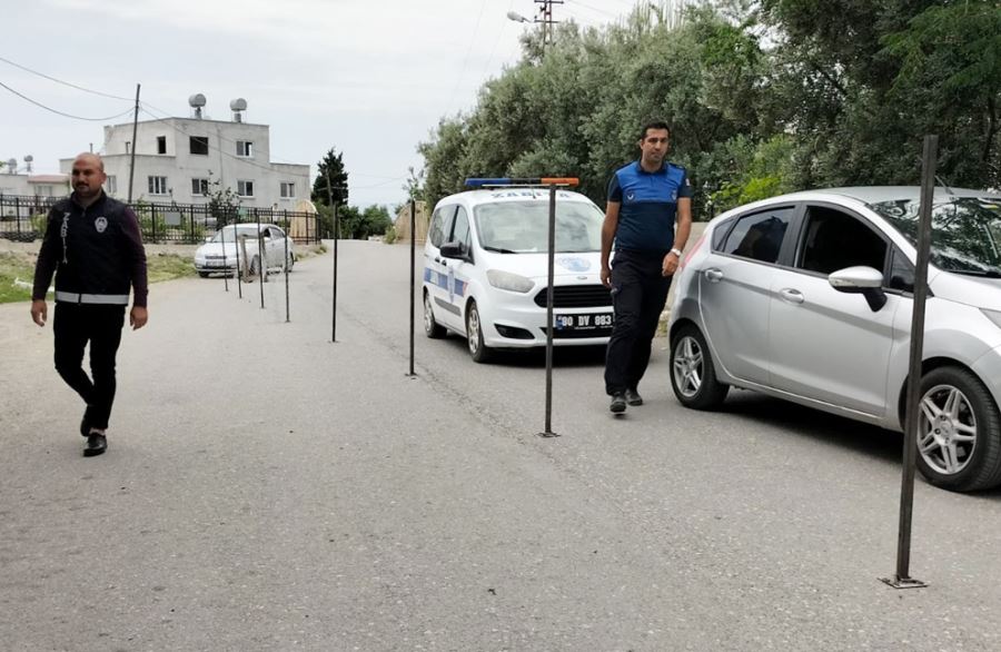 MİRAS MALI OLDUĞUNU İDDİA EDEREK YOLU KAPATTI